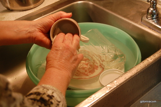 Washing Dishes by Hand and conserving water